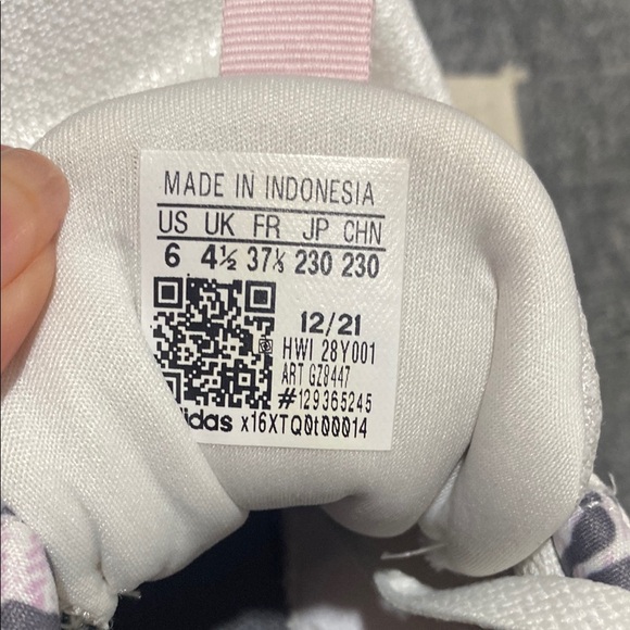 Adidas Women's White Sneakers with Pink Accents - Picture 6 of 10